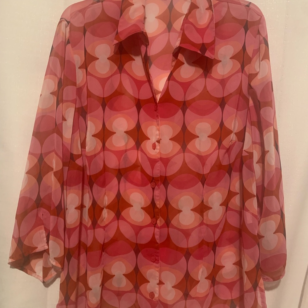 Plus NOTATIONS Rosey Top, Sheer,Long Sleeved Romantic,Easy-to-Pack!Reds& Pinks - Picture 1 of 11